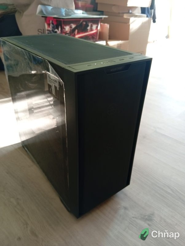 ASUS počítačová skrinka pre Mini-ITX a Micro-ATX