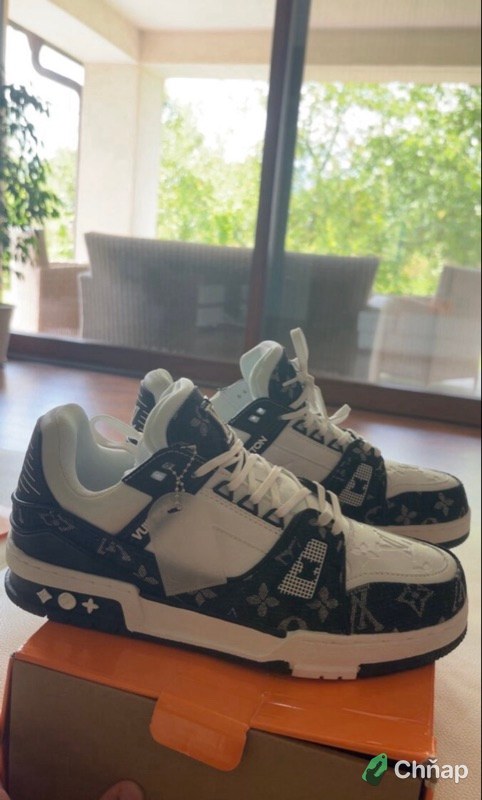 LV tenisky