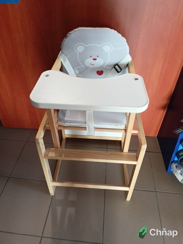 Detská jedálenská stolička s obrázkom medvedíka